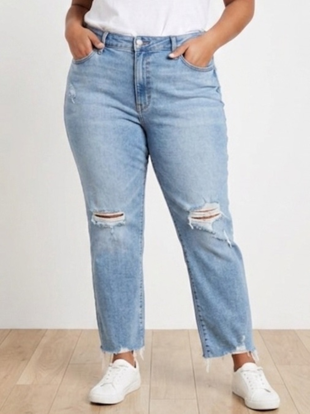 Seven7 Distressed Blue Jeans size 14 straight, raw